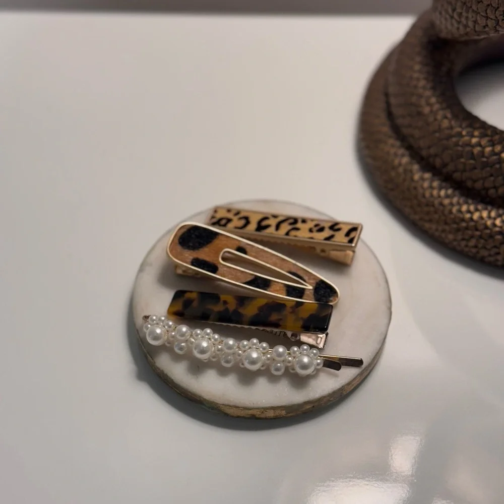 Hair Clips - Picture 2 of 3